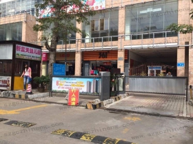 海南?？谲嚺谱R(shí)別加廣告道閘